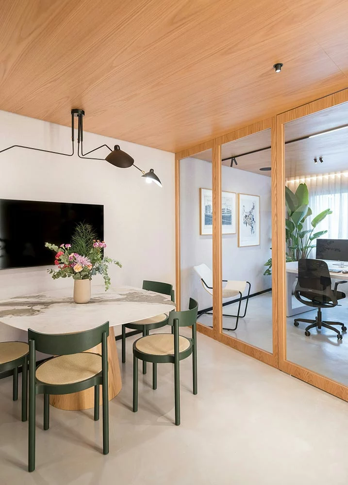 Peinture et béton ciré dans un local professionnel à Angers Peinture et béton ciré dans un local professionnel à Angers